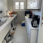 The White House 1 *