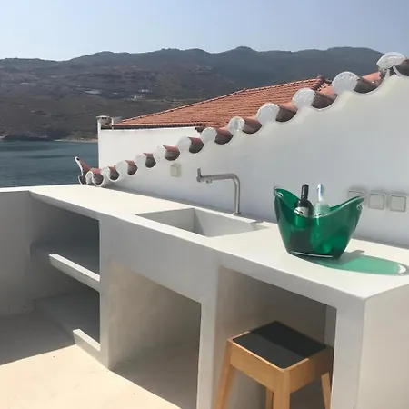 The White House 1 * Ándros