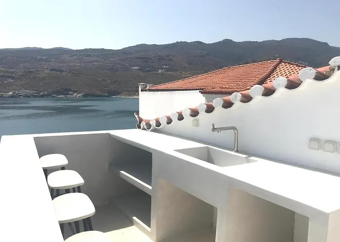 The White House 1 Hébergement de vacances Ándros