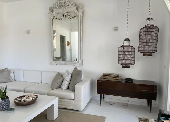 The White House 1 * Ándros