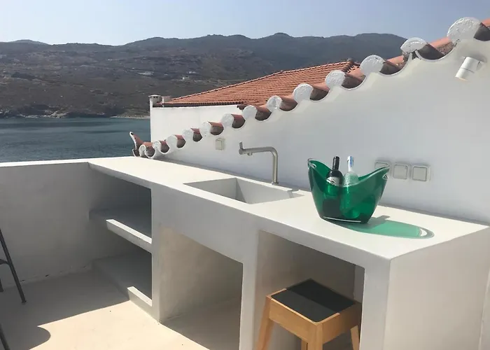 The White House 1 * Ándros