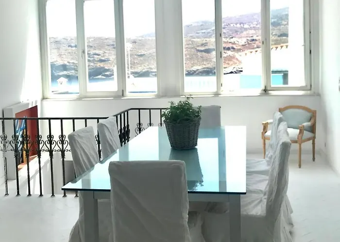 Hébergement de vacances The White House 1 *