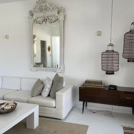 The White House 1 * Ándros