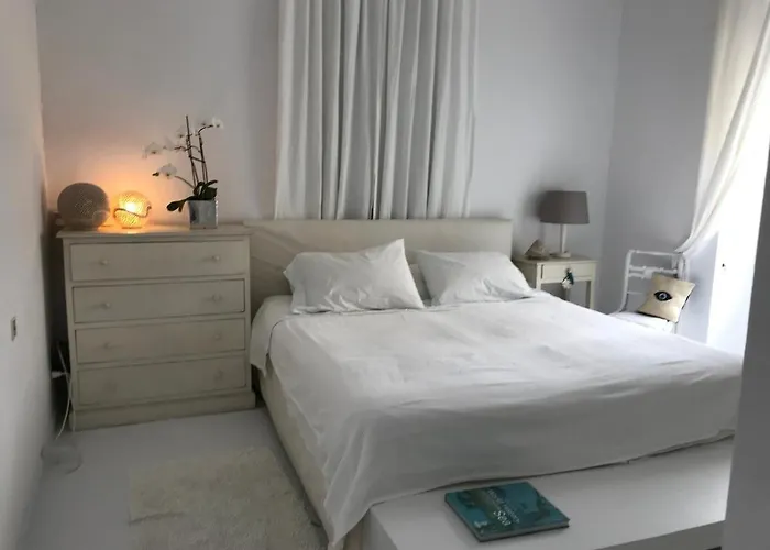 The White House 1 Ándros